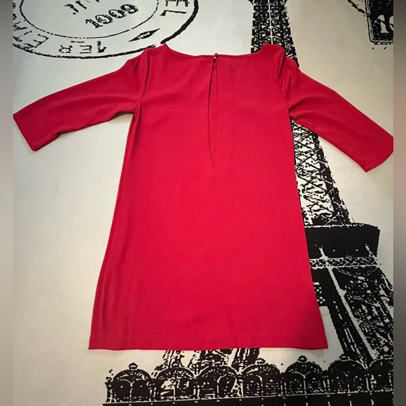 NWOT-LEITH MINI SHIFT BOATNECK DRESS W/KEY HOLE BACK SZ: XS & COLOR IS PINK/RED - Picture 7 of 10